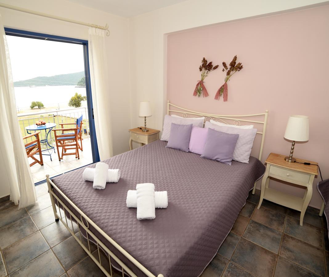 Avra Hotel Kyparission Exterior photo