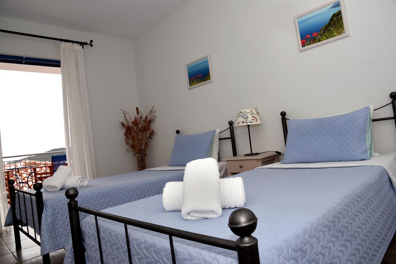 Avra Hotel Kyparission Exterior photo