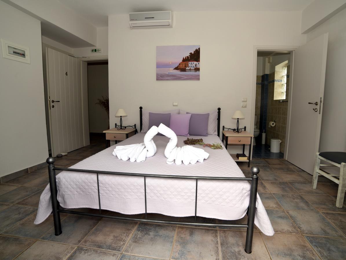 Avra Hotel Kyparission Exterior photo