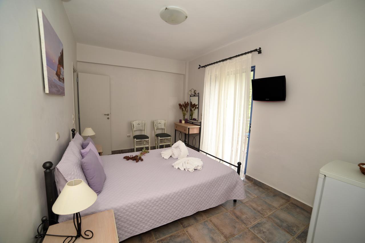 Avra Hotel Kyparission Exterior photo