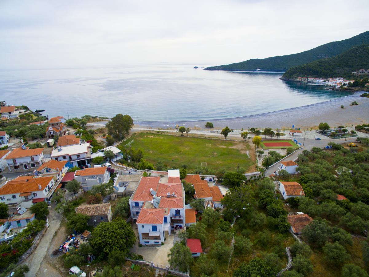 Avra Hotel Kyparission Exterior photo